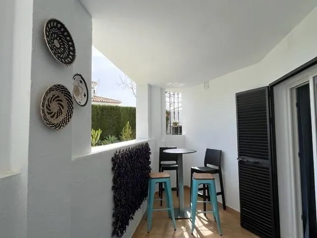 A Terrace With Sea View, 2 Bedrooms Apartment In Benalmádena